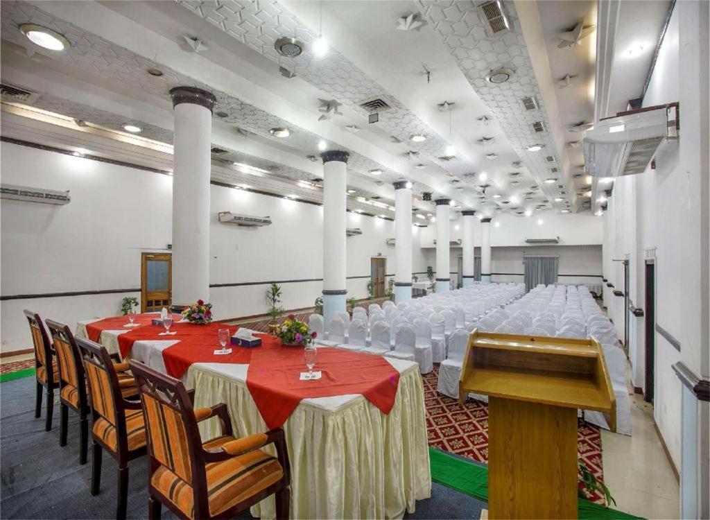 Hotel Agrabad Читтагонг Экстерьер фото